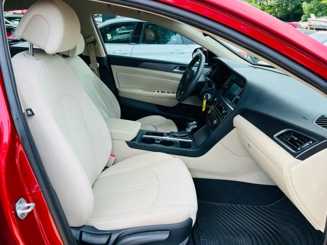 2017 Hyundai Sonata - Image 26