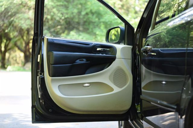 2017 Dodge Grand Caravan Passenger - Image 17