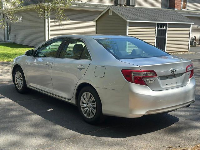 2013 Toyota Camry Le Sedan 4d - Image 8