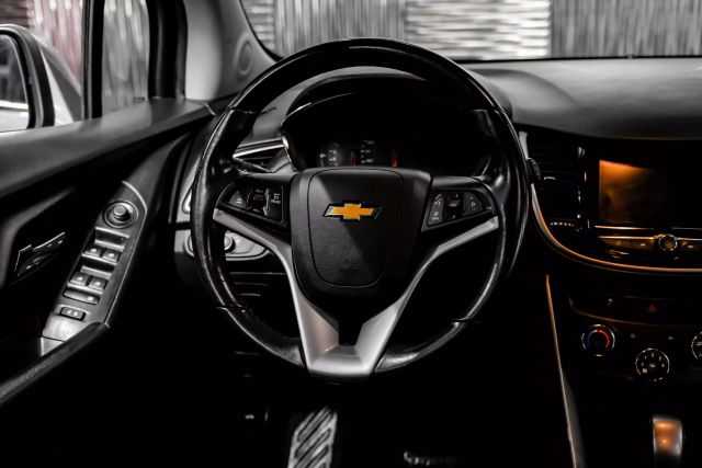2019 Chevrolet Trax Lt Sport Utility 4d - Image 12