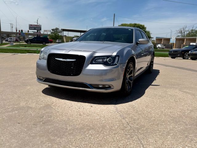2018 CHRYSLER 300 SEDAN V6, 3.6 LITER 300S SEDAN 4D
