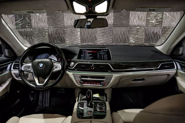 2018 Bmw 7 Series 750i Xdrive Sedan 4d - Image 12