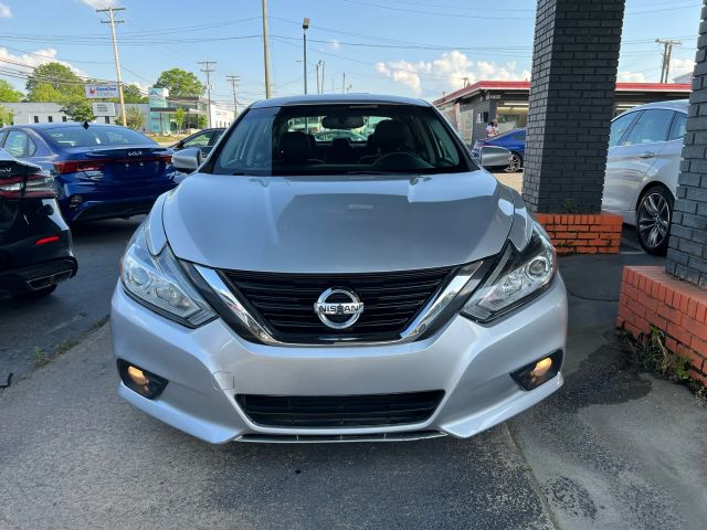 2018 Nissan Altima - Image 13