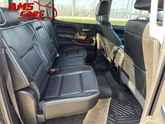 2017 Chevrolet Silverado 1500 Crew Cab - Image 17
