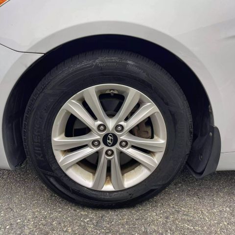 2011 Hyundai Sonata Gls Sedan 4d - Image 33