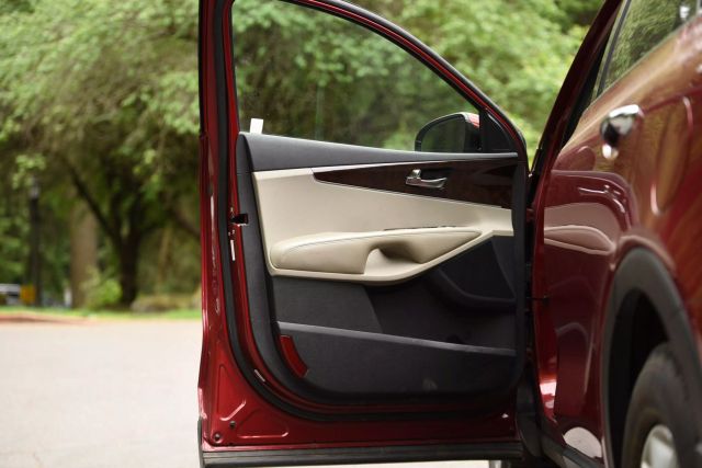 2016 Kia Sorento - Image 19