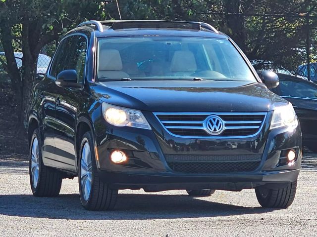 2011 Volkswagen Tiguan - Image 3