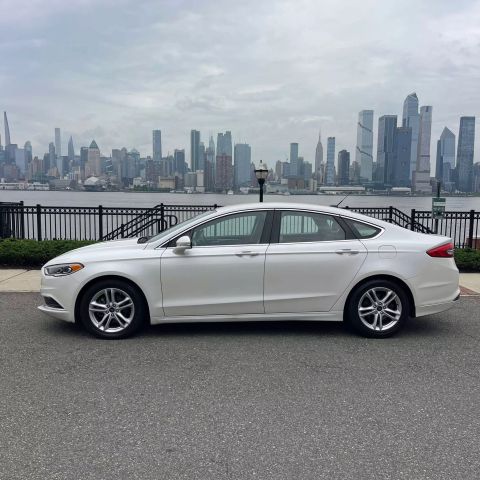 2018 Ford Fusion Se Sedan 4d - Image 4