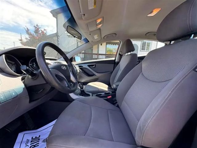 2015 Hyundai Elantra - Image 11