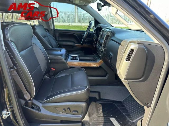 2017 Chevrolet Silverado 1500 Crew Cab - Image 19