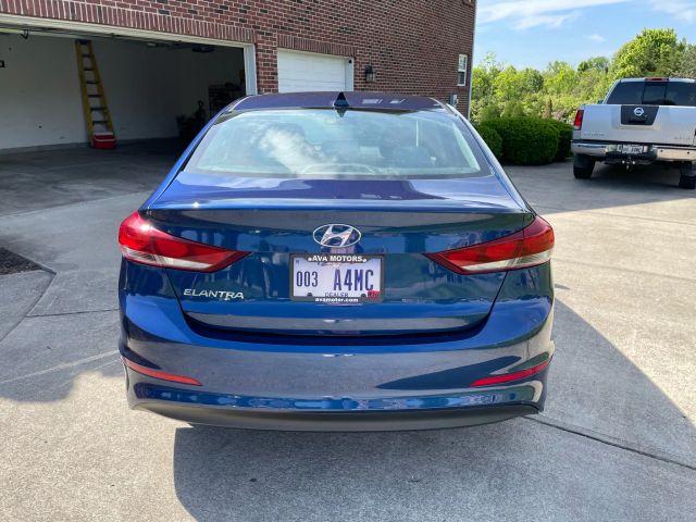2017 Hyundai Elantra - Image 5