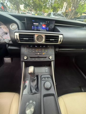 2015 Lexus Is - Image 18
