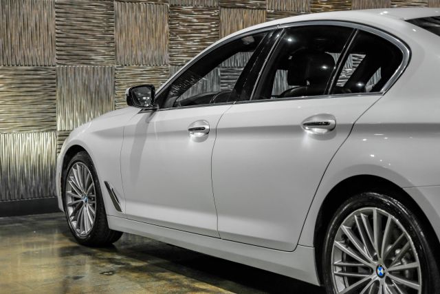 2017 Bmw 5 Series 530i Sedan 4d - Image 12