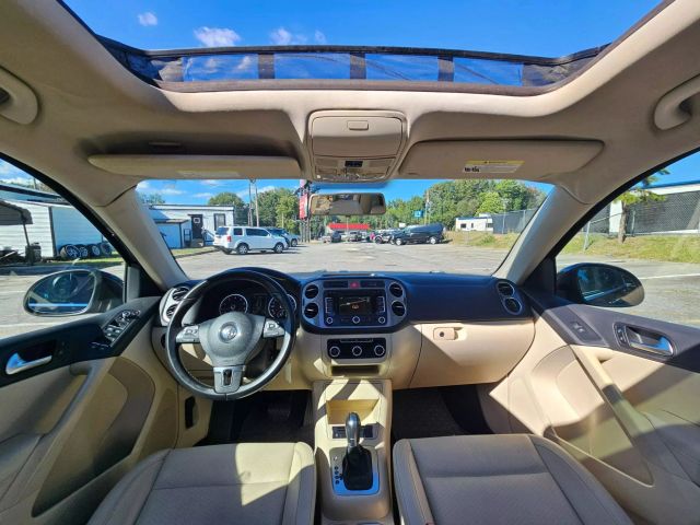 2011 Volkswagen Tiguan - Image 14