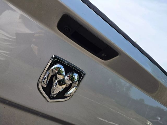 2016 Ram 1500 Crew Cab - Image 10