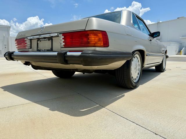 1987 Mercedes-benz 560 Series - Image 16