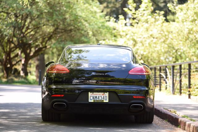 2015 Porsche Panamera - Image 10