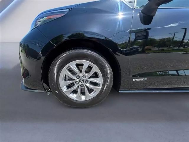 2021 Toyota Sienna - Image 14
