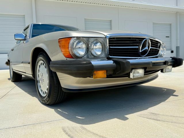 1987 Mercedes-benz 560 Series - Image 2
