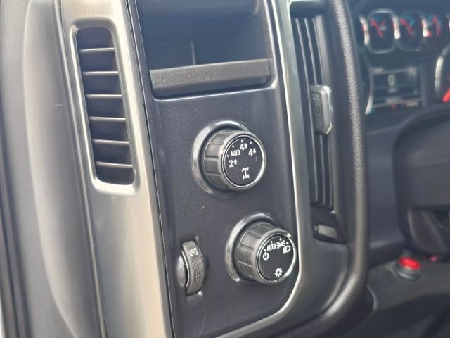2016 Chevrolet Silverado 1500 Crew Cab - Image 18