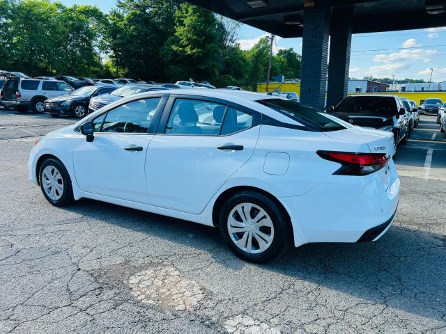 2020 Nissan Versa - Image 9