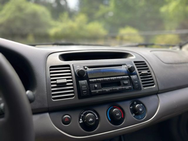 2004 Toyota Camry - Image 5