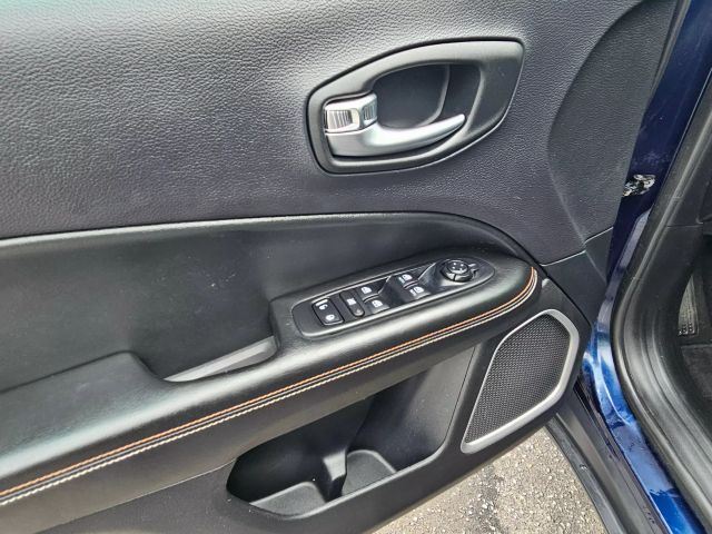 2018 Jeep Compass - Image 16