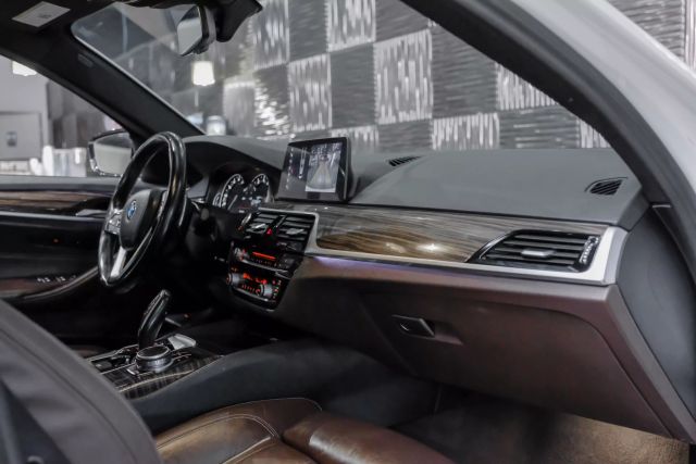2017 Bmw 5 Series 530i Sedan 4d - Image 14