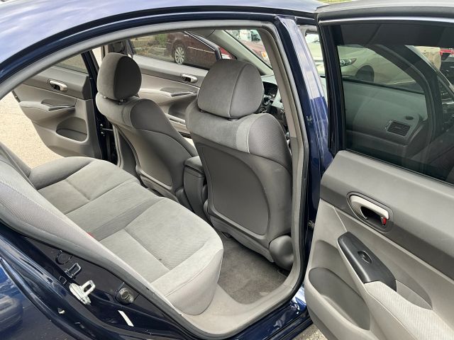 2009 Honda Civic - Image 12