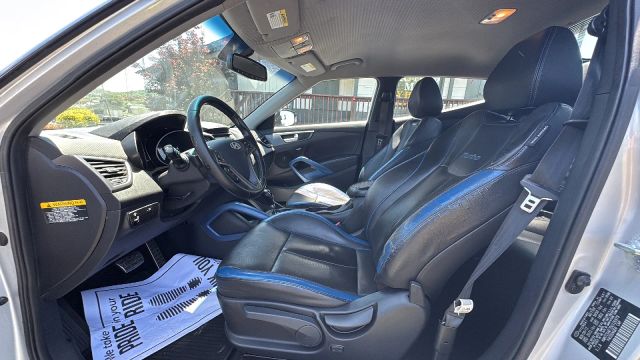 2013 Hyundai Veloster - Image 11