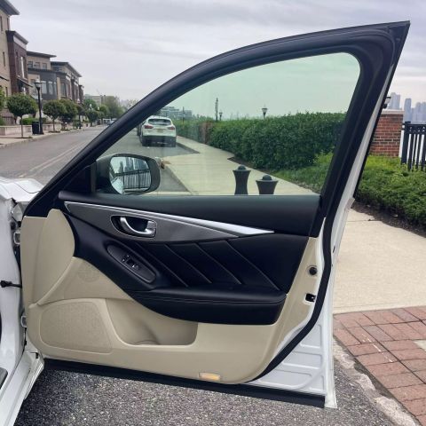 2015 Infiniti Q50 3.7 Premium Sedan 4d - Image 42