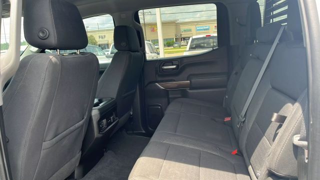 2021 Chevrolet Silverado 1500 Crew Cab - Image 27