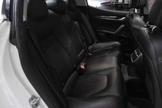 2018 Maserati Ghibli Sedan 4d - Image 31