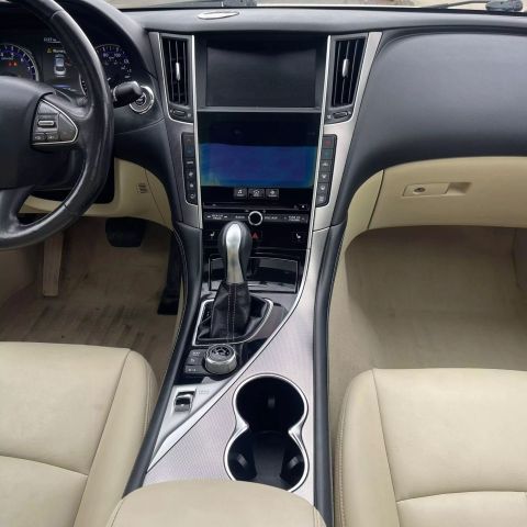 2015 Infiniti Q50 3.7 Premium Sedan 4d - Image 28