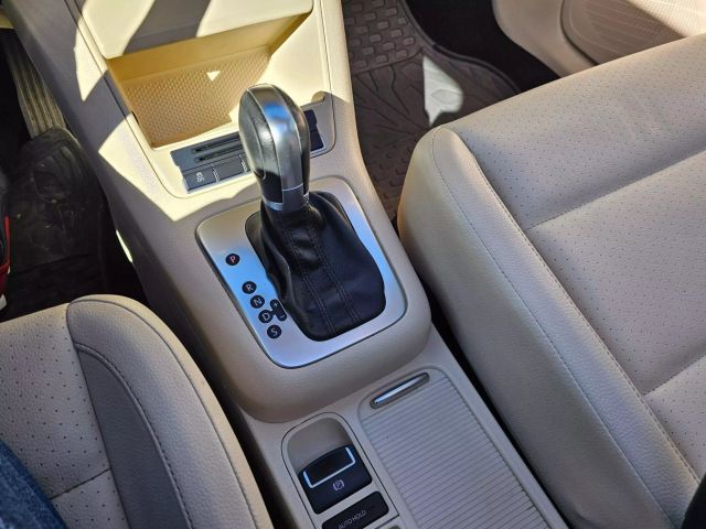 2011 Volkswagen Tiguan - Image 19