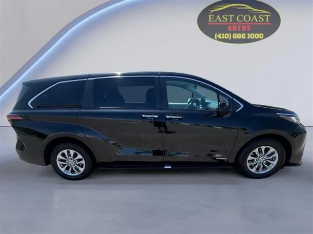 2021 Toyota Sienna - Image 6