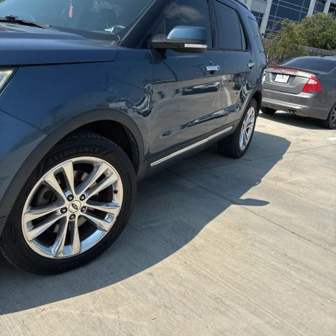 2018 Ford Explorer - Image 2