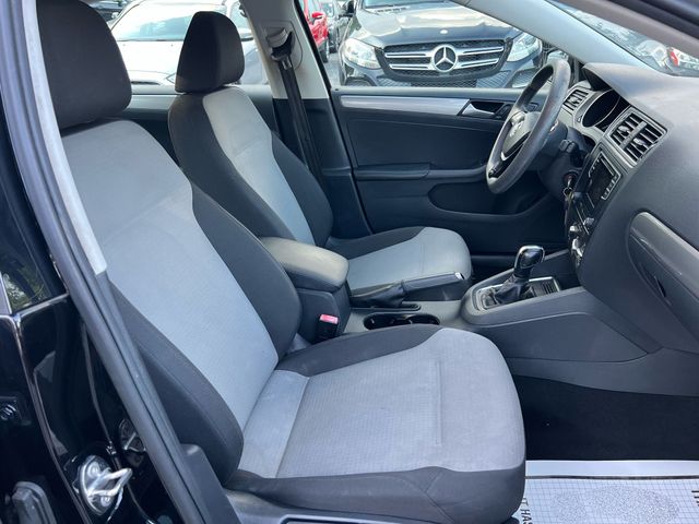 2017 Volkswagen Jetta - Image 26