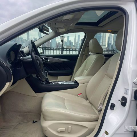2015 Infiniti Q50 3.7 Premium Sedan 4d - Image 17