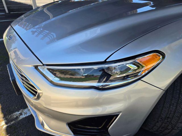 2019 Ford Fusion - Image 15