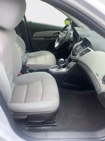 2014 Chevrolet Cruze - Image 9
