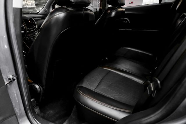 2019 Chevrolet Trax Lt Sport Utility 4d - Image 32