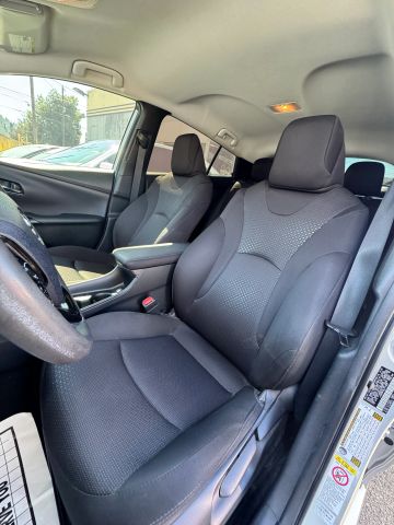 2020 Toyota Prius - Image 10