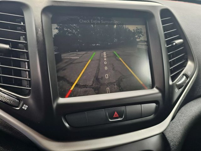 2015 Jeep Cherokee - Image 23