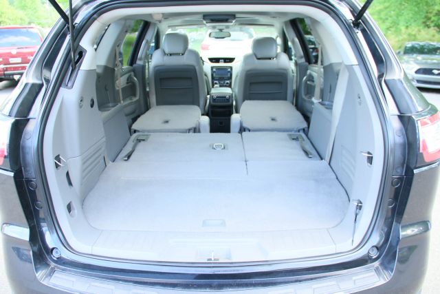 2015 Chevrolet Traverse - Image 21
