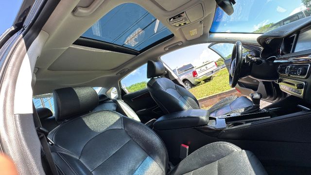2017 Kia Cadenza - Image 18