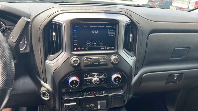 2021 Chevrolet Silverado 1500 Crew Cab - Image 20