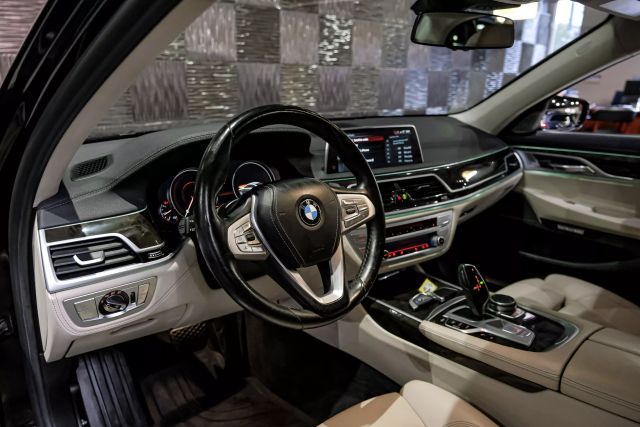2018 Bmw 7 Series 750i Xdrive Sedan 4d - Image 3