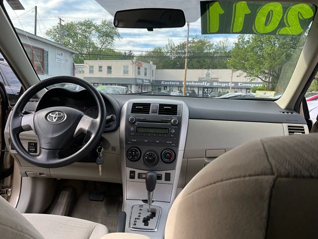 2011 Toyota Corolla - Image 12