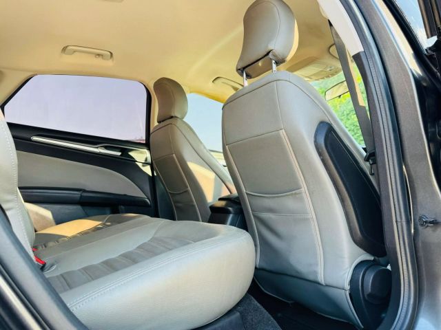 2016 Ford Fusion - Image 18